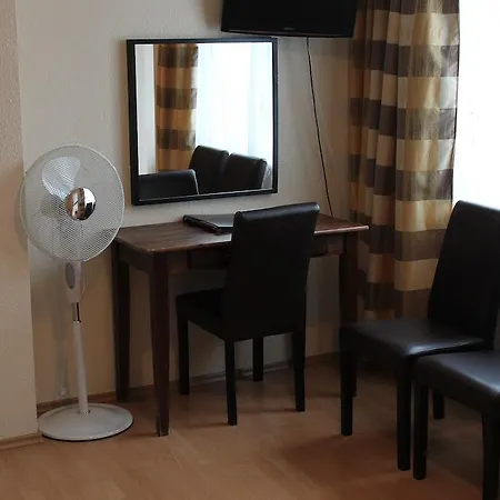 מלון Frankfurt 3*