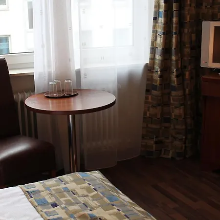 מלון Frankfurt 3*