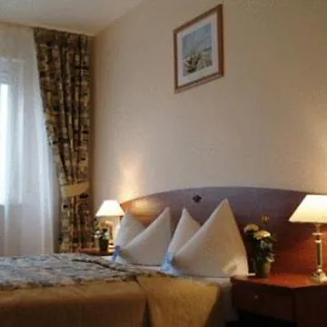 מלון Frankfurt 3*